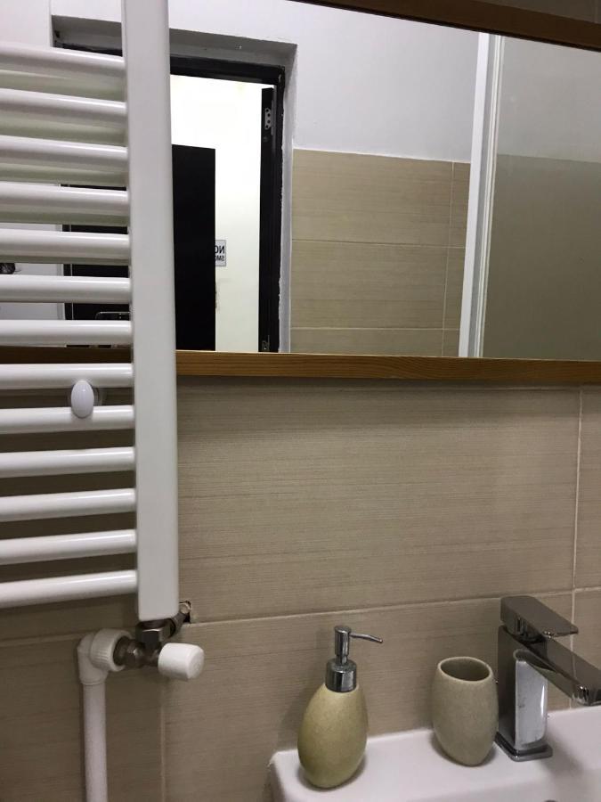 Large Apartment City Centre Bukares Bagian luar foto
