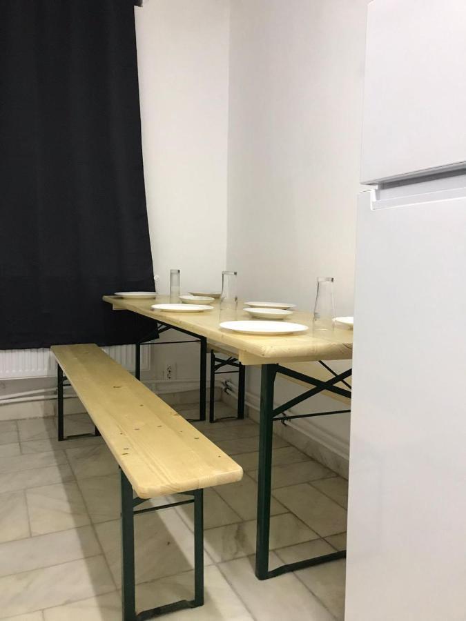 Large Apartment City Centre Bukares Bagian luar foto