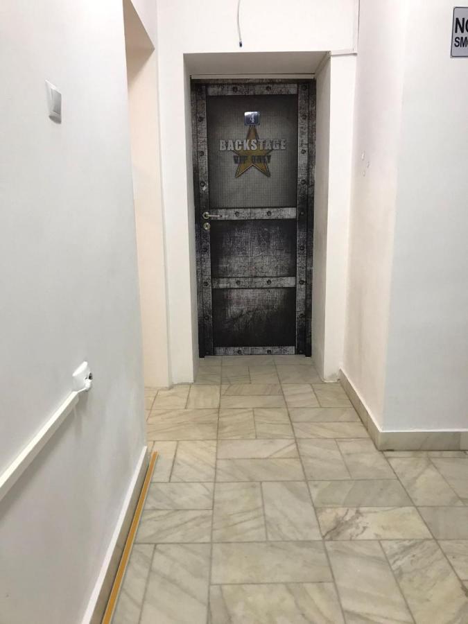 Large Apartment City Centre Bukares Bagian luar foto