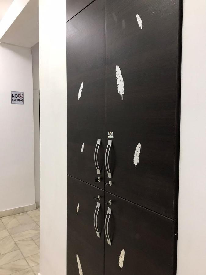 Large Apartment City Centre Bukares Bagian luar foto